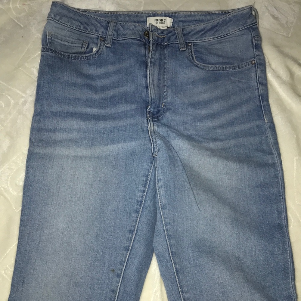 Ripped knee Skinny Jeans